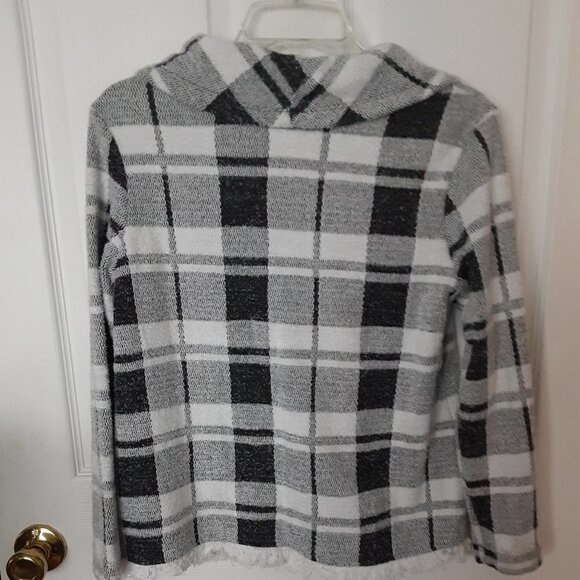 Skye's The Limit Small Petite Black/White Cowl Neck 20" Sleeve Sweater - Picture 4 of 4